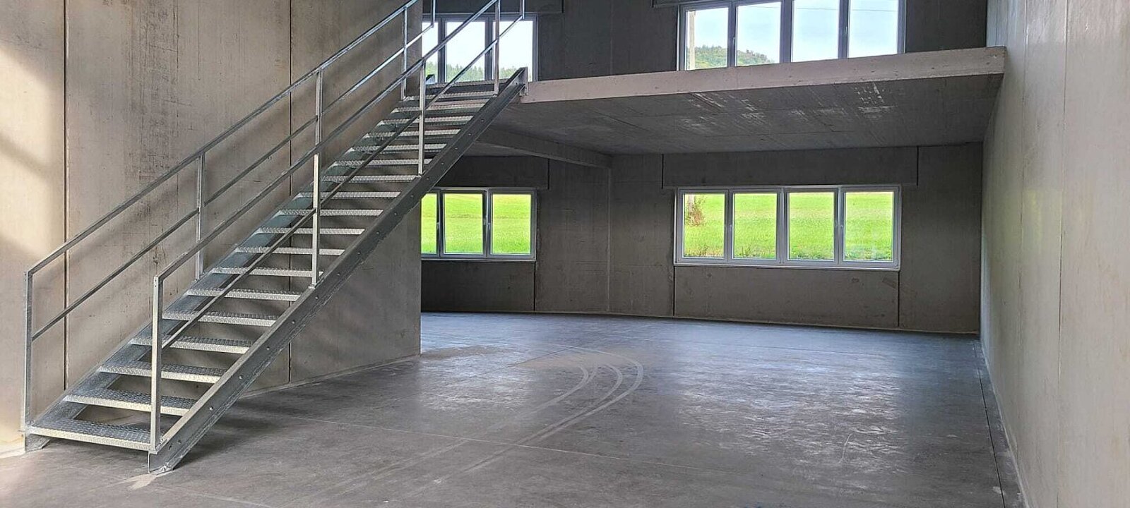 "MODERNE GEWERBEFLÄCHE/LAGER im BUSINESSPPARK -  mit SEE- und BERGBLICK nähe Autobahnanschluss" Miete Gewerbe Attersee Oberösterreich
