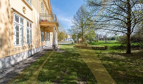 Terrasse & Garten (Besprechungszimmer)
