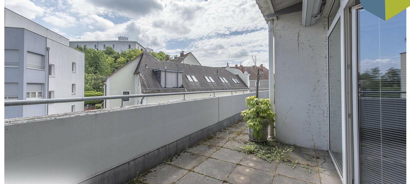 Loggia mit Sonnenschutz