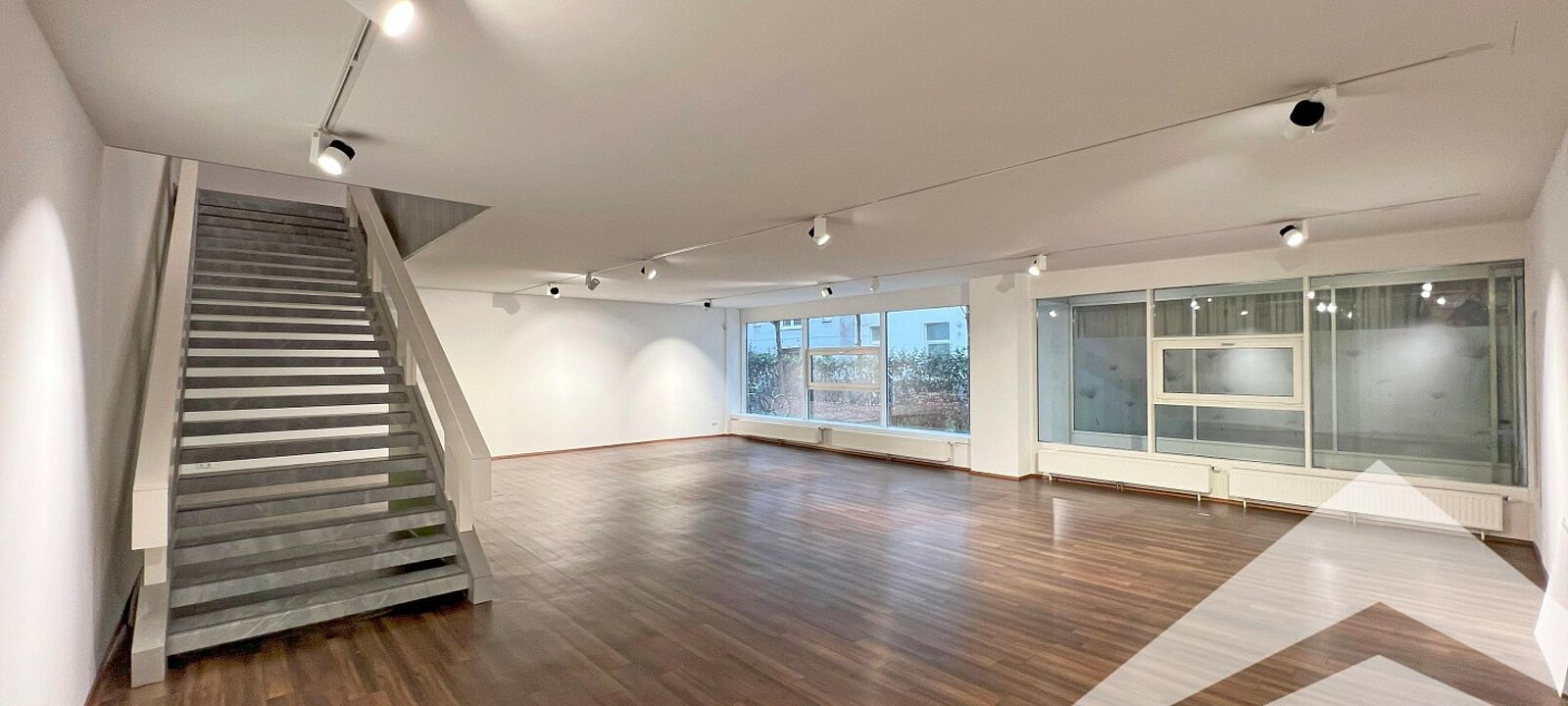 Geschäftslokal hofseitig