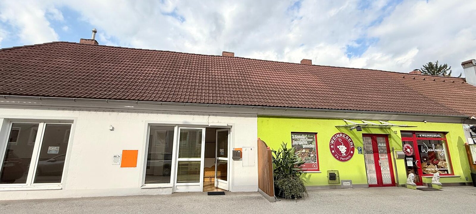 Gesamtansicht Eingang Gesamtansicht Eingang