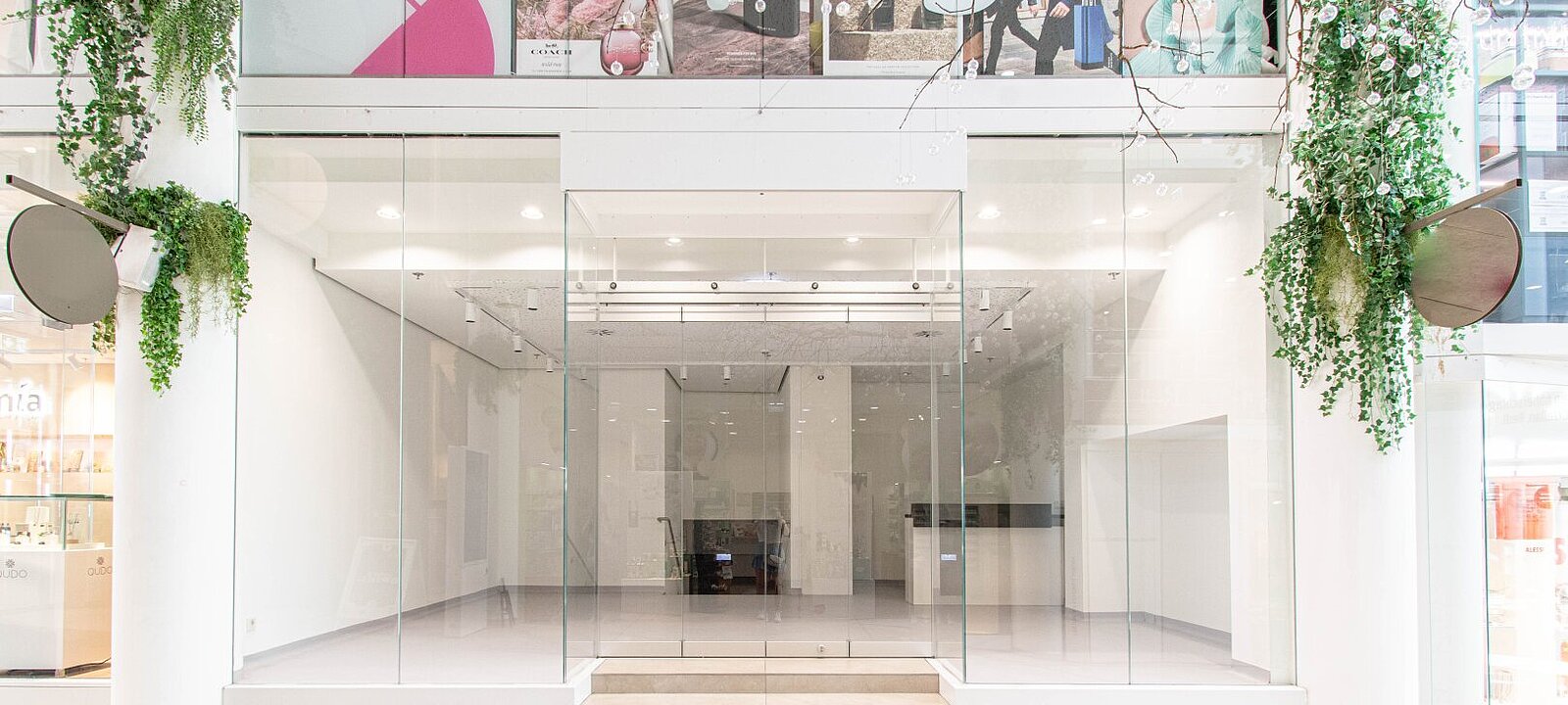 Geschäftsfläche außen II