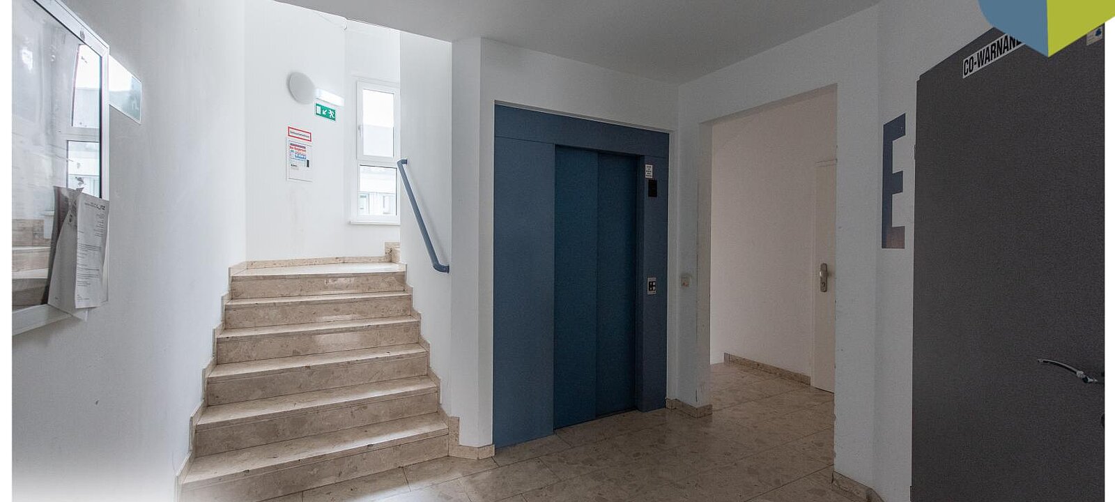 Stiegenhaus inkl. Lift