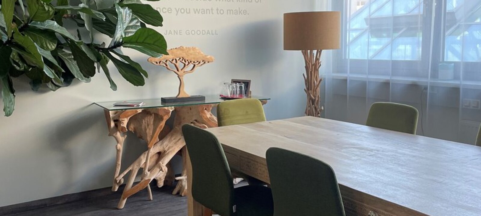 JaneGoodall Besprechungszimmer JaneGoodall Besprechungszimmer