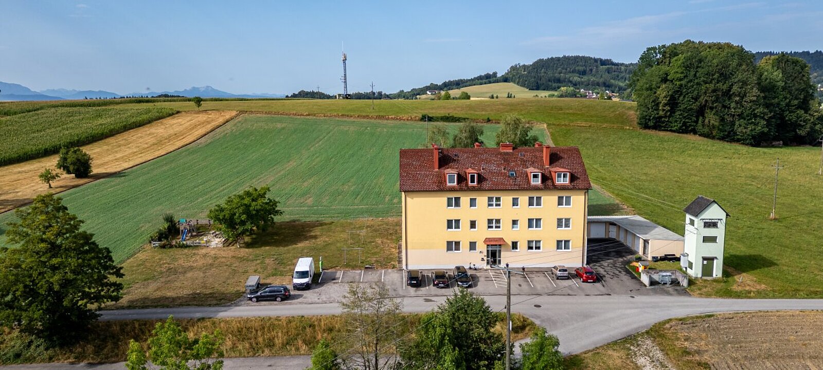 Zinshaus von vorne Zinshaus von vorne