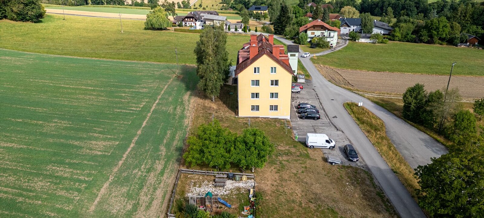 Zinshaus mit Fernblick Zinshaus mit Fernblick