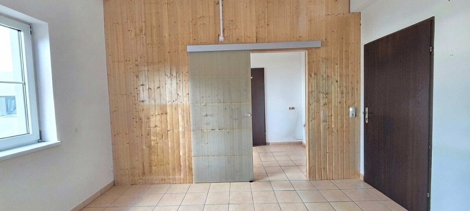 weiterer Raum - Trennwand abbaubar