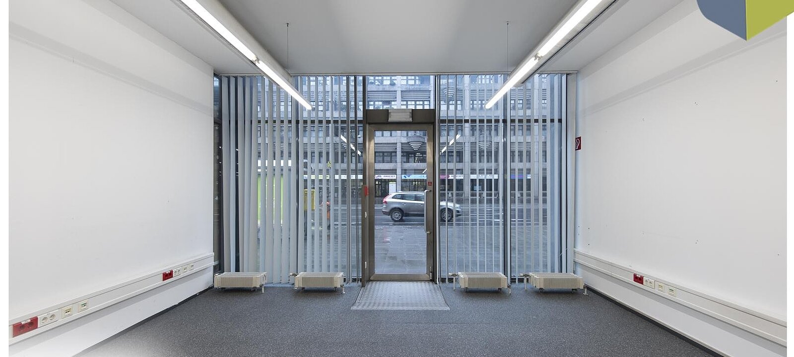 eingangsportal mit Blick auf das Rathhaus eingangsportal mit Blick auf das Rathhaus