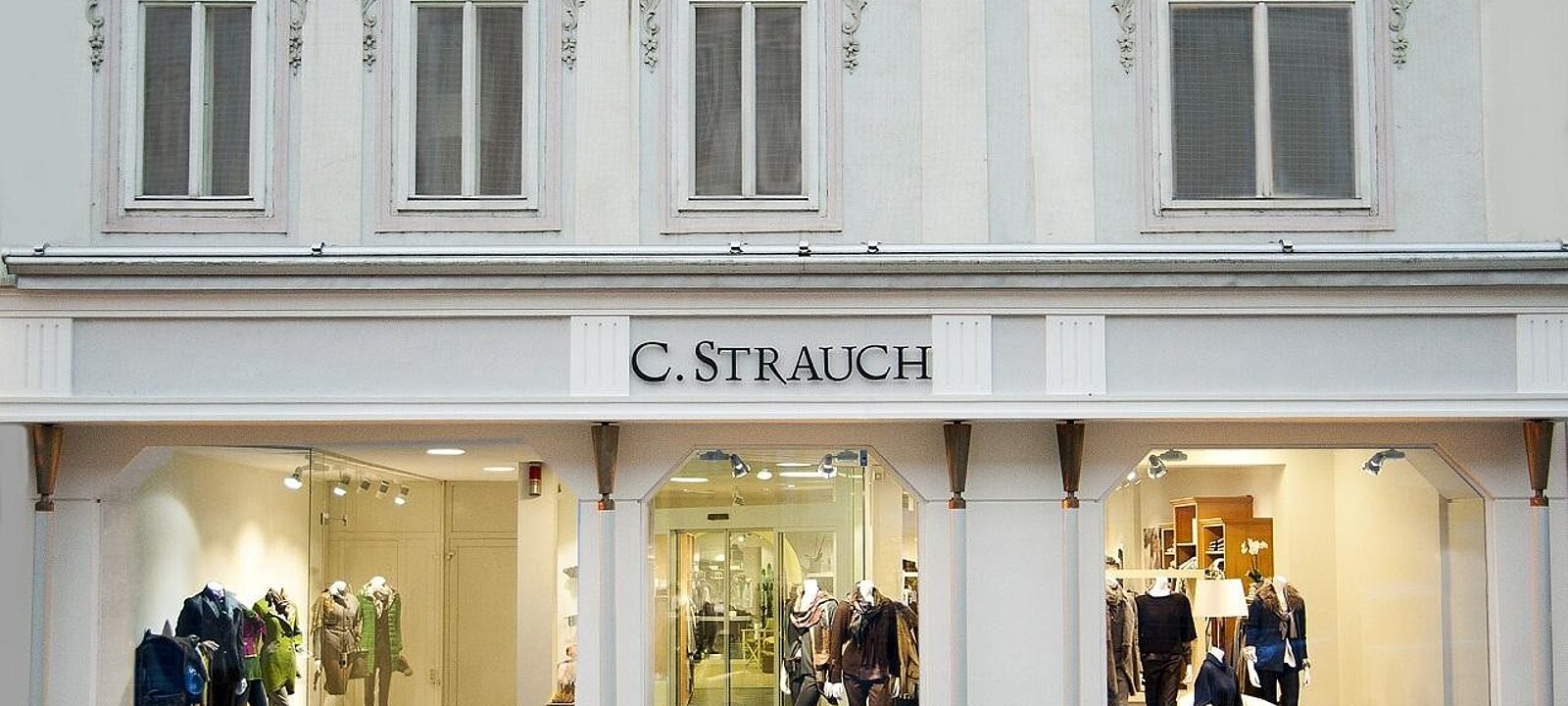 Geschaft-Außenansicht-01-Außenansicht