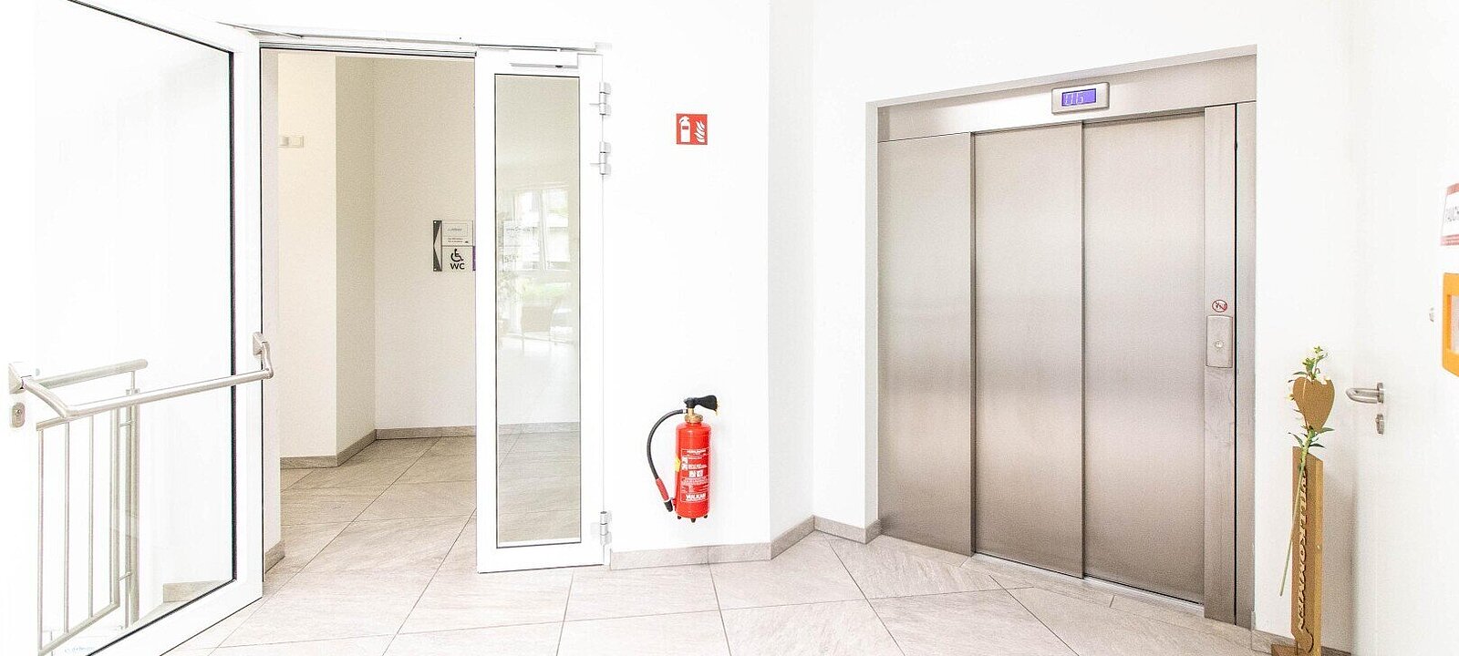 bequem mit dem Lift erreichbar bequem mit dem Lift erreichbar