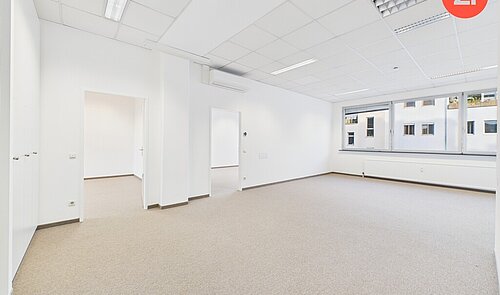 CAM02078G0-PR0089-STILL012