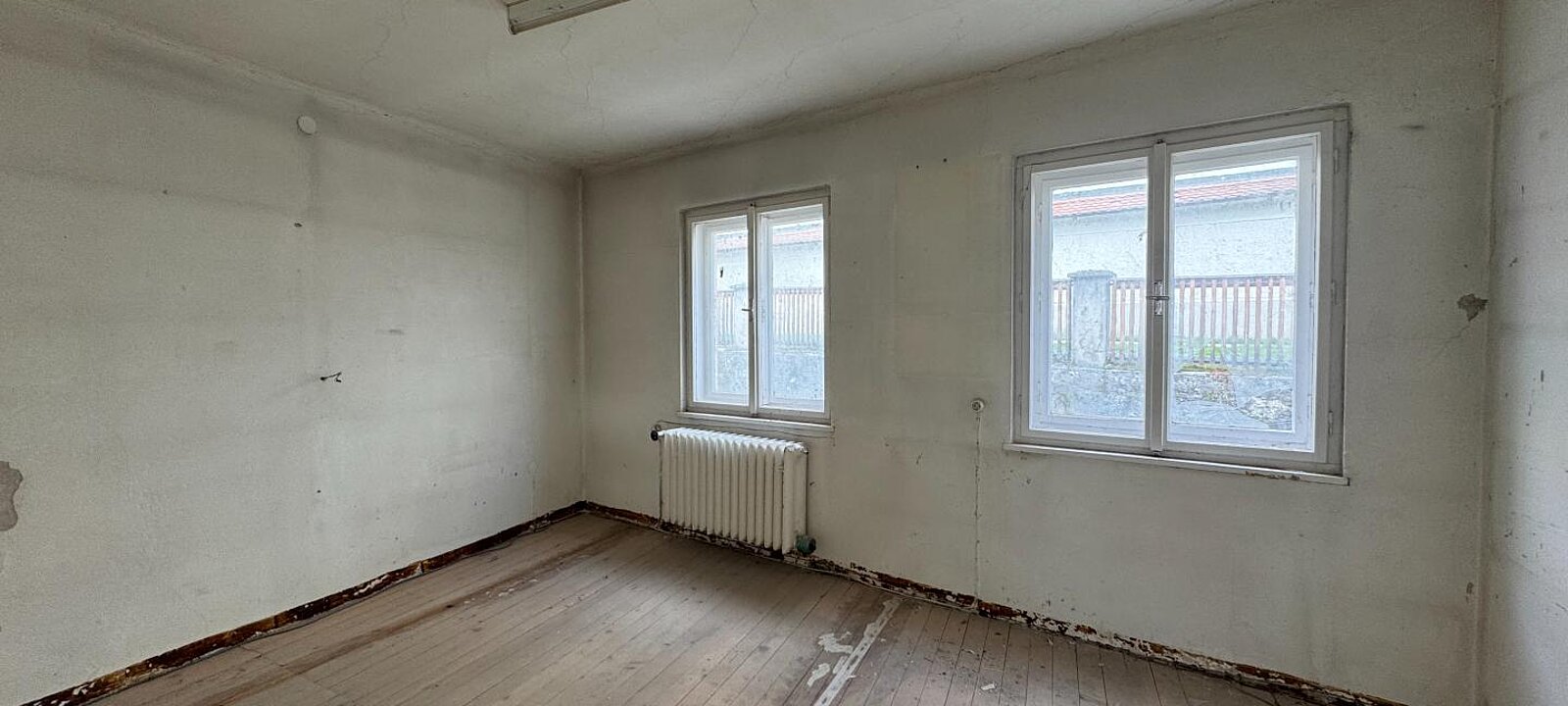 Einzelbüro vor Renovierung Einzelbüro vor Renovierung