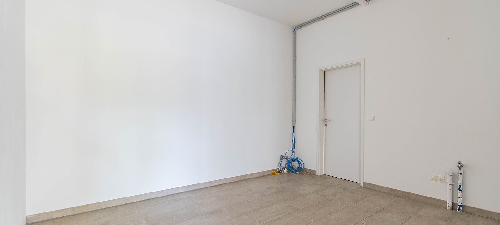 Lager/Mitarbeiterraum II Lager/Mitarbeiterraum II