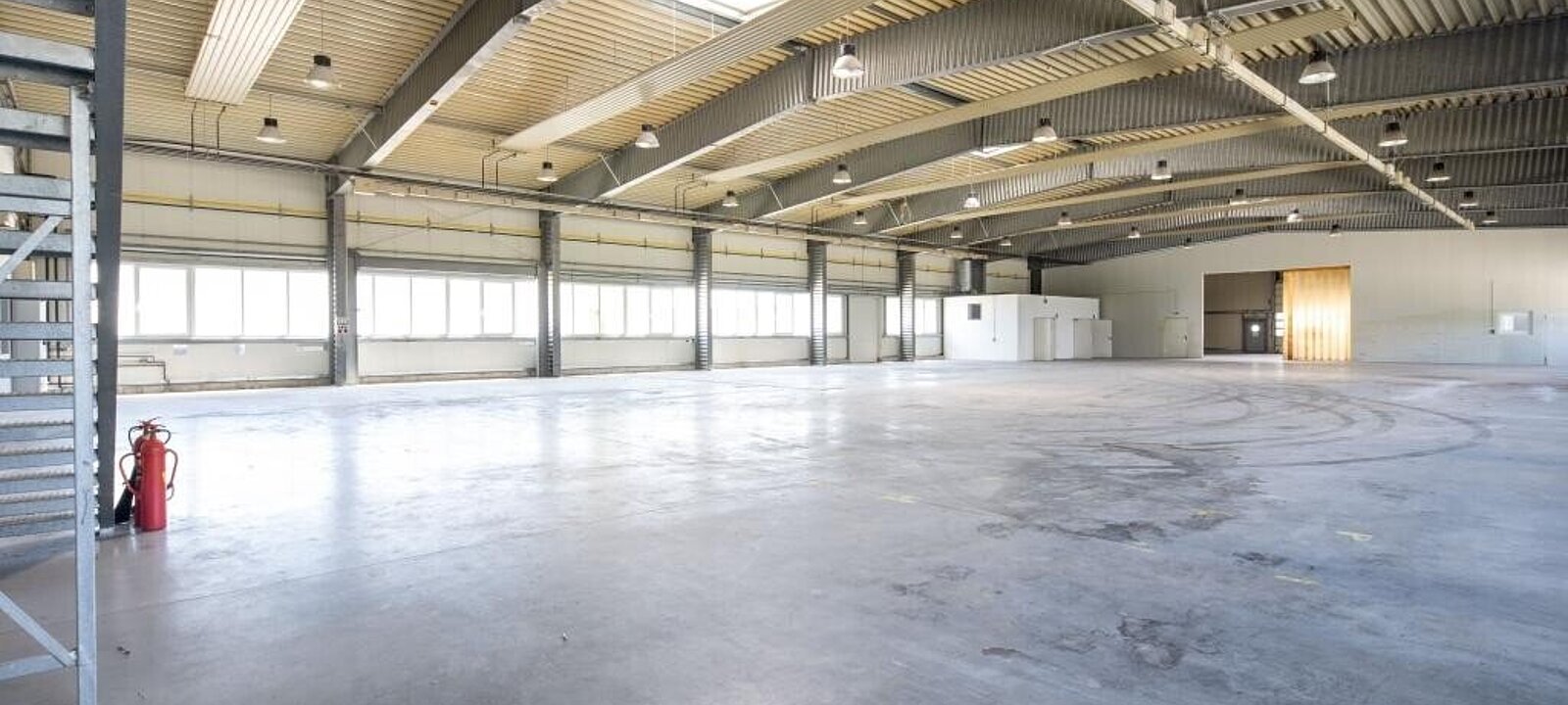 ca. 1.030 m² Produktionshalle ca. 1.030 m² Produktionshalle