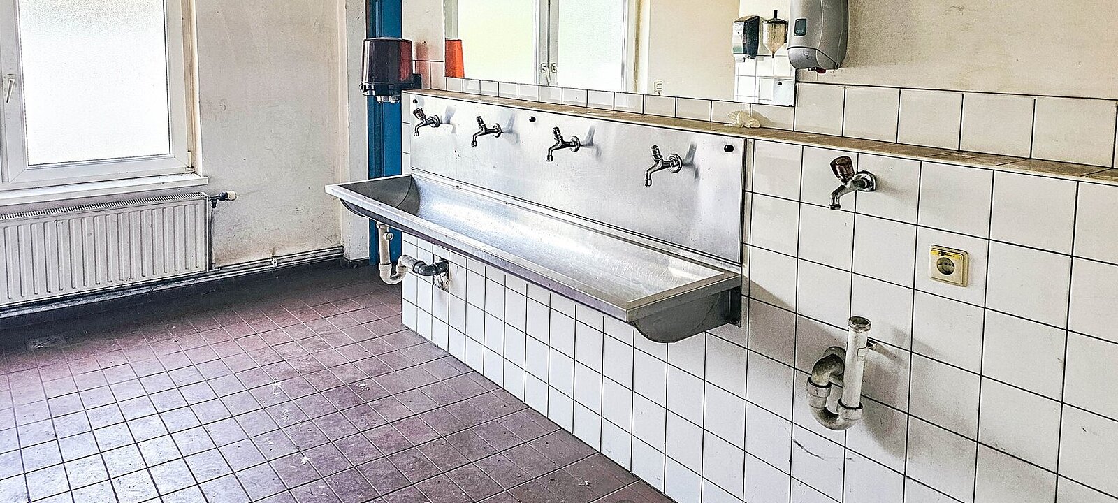 Sanitär (1) Sanitär (1)