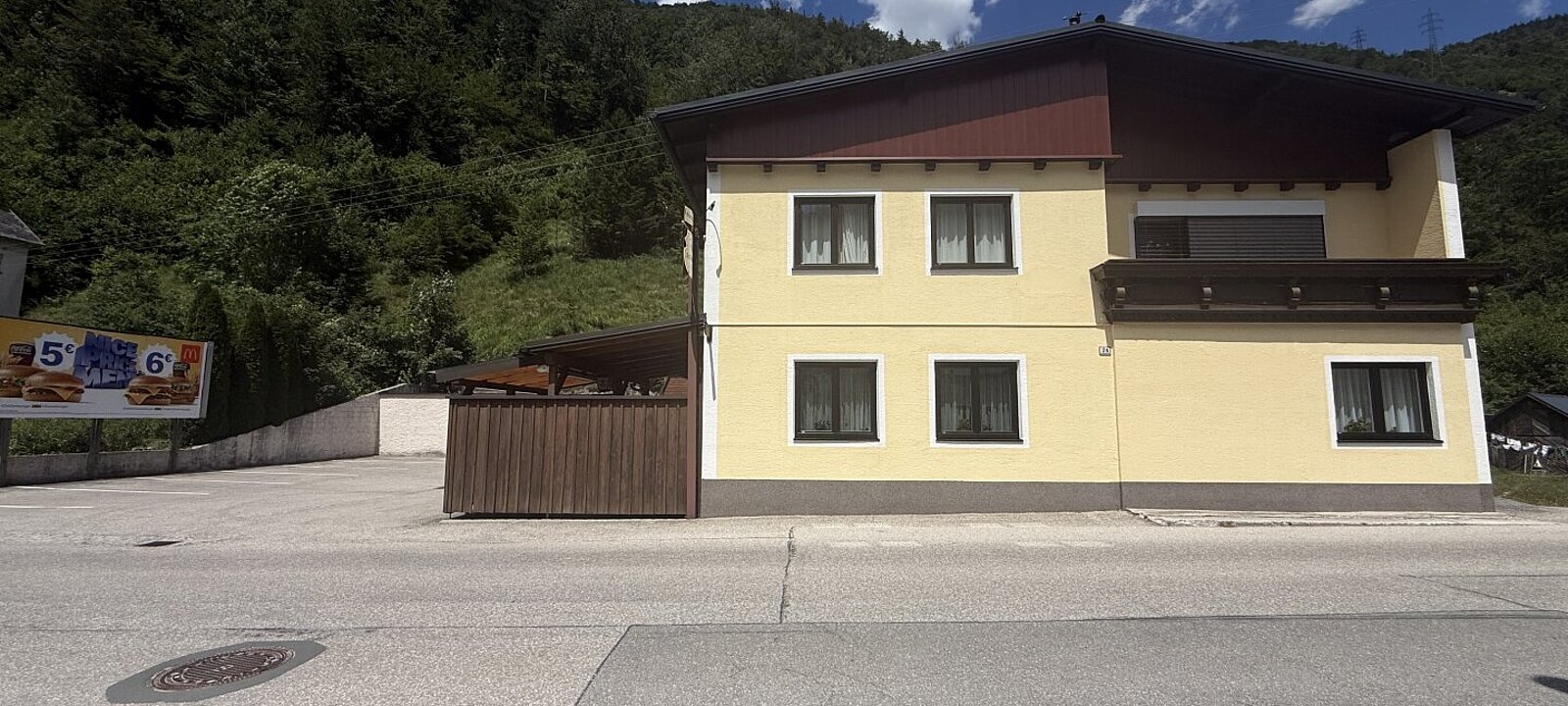 Gasthaus und Parkplätze