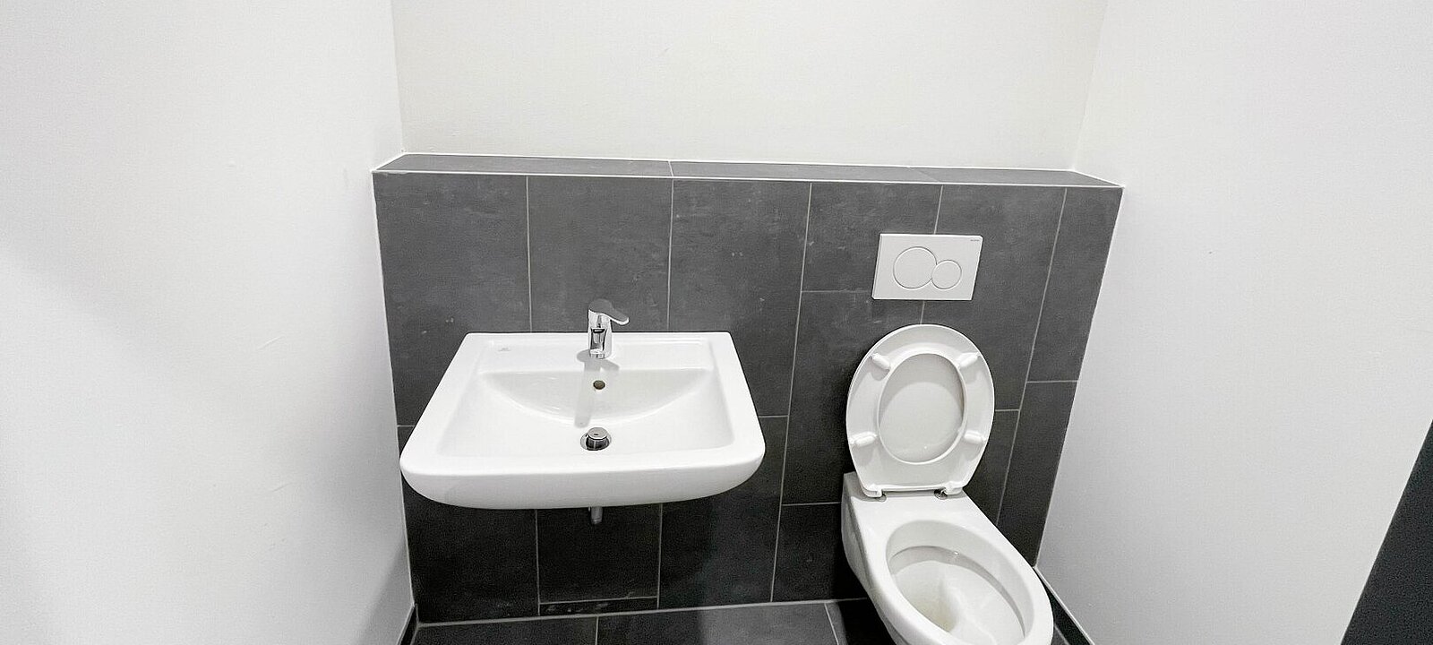 Toilette I
