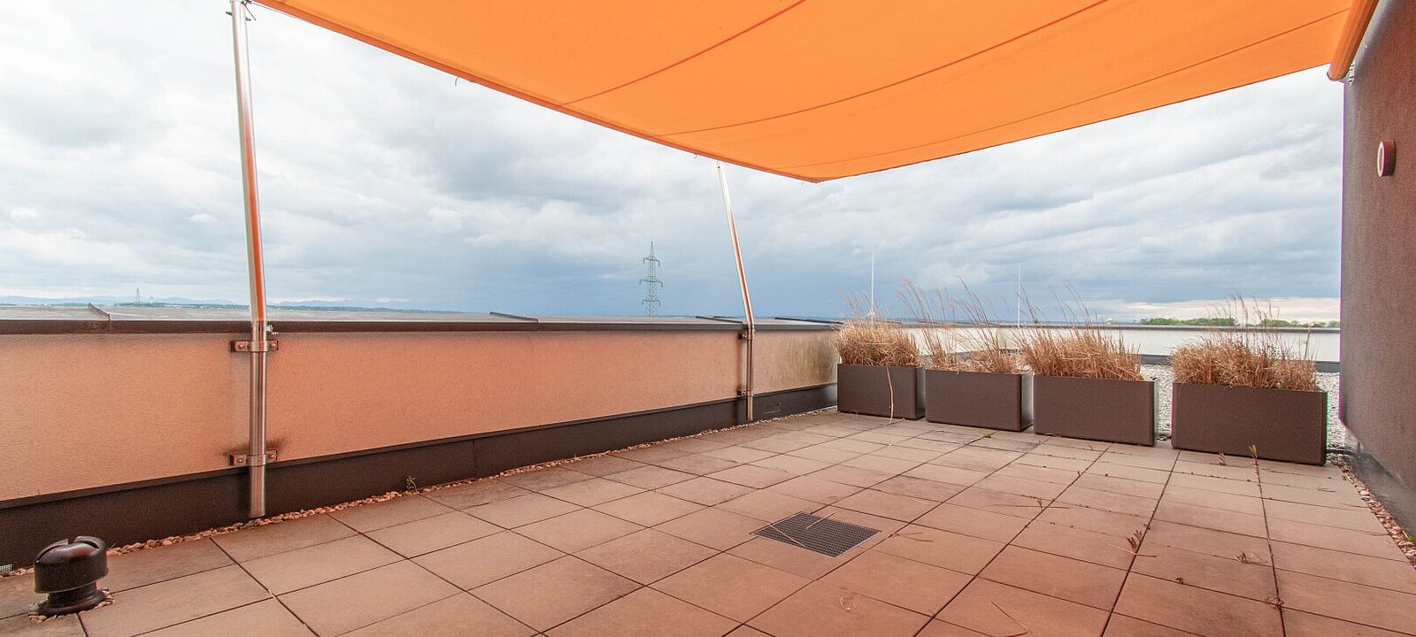 Dachterrasse mit Sonnenschutz Dachterrasse mit Sonnenschutz