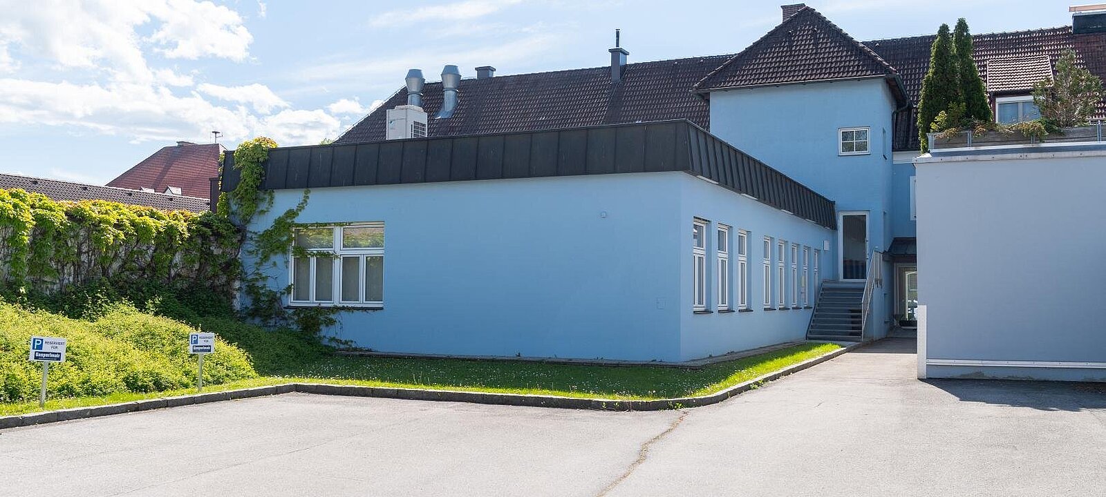 Außenansicht ( Hinterseite) Außenansicht ( Hinterseite)