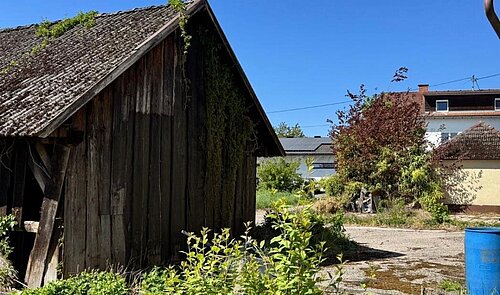 Grundstück mit Altbestand