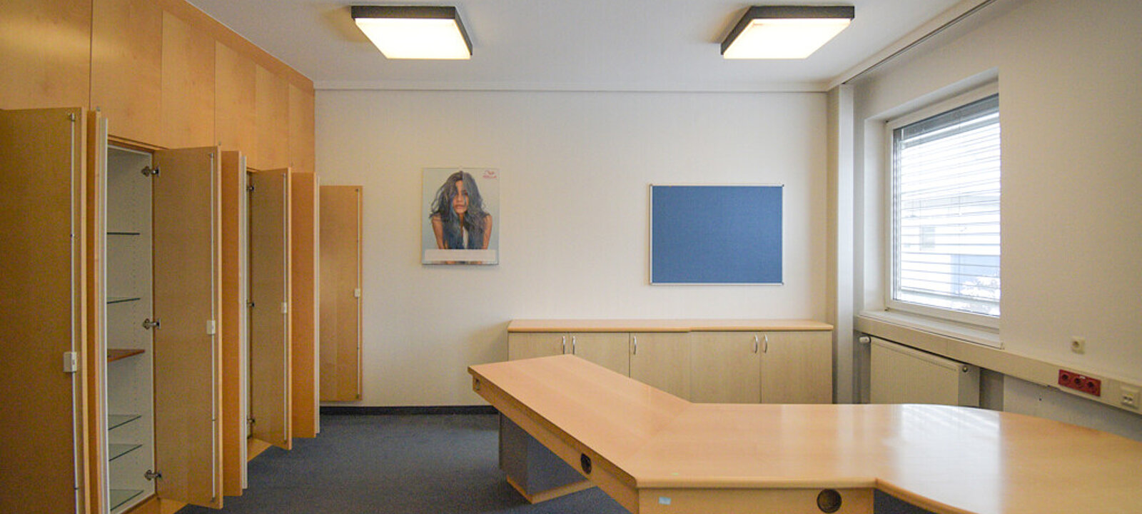 Gebäude B - Büro (2) Gebäude B - Büro (2)