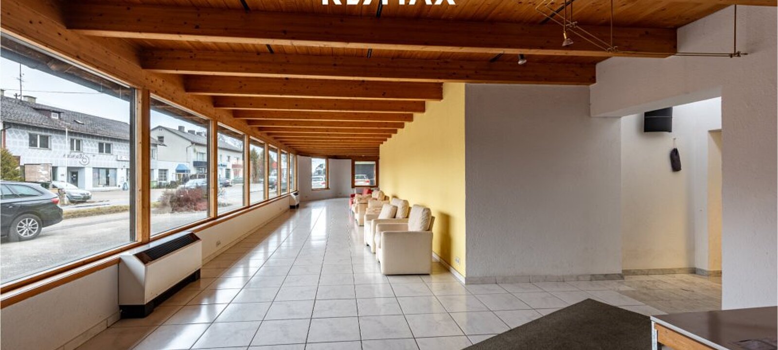 Schauraum im Untergeschoss Schauraum im Untergeschoss