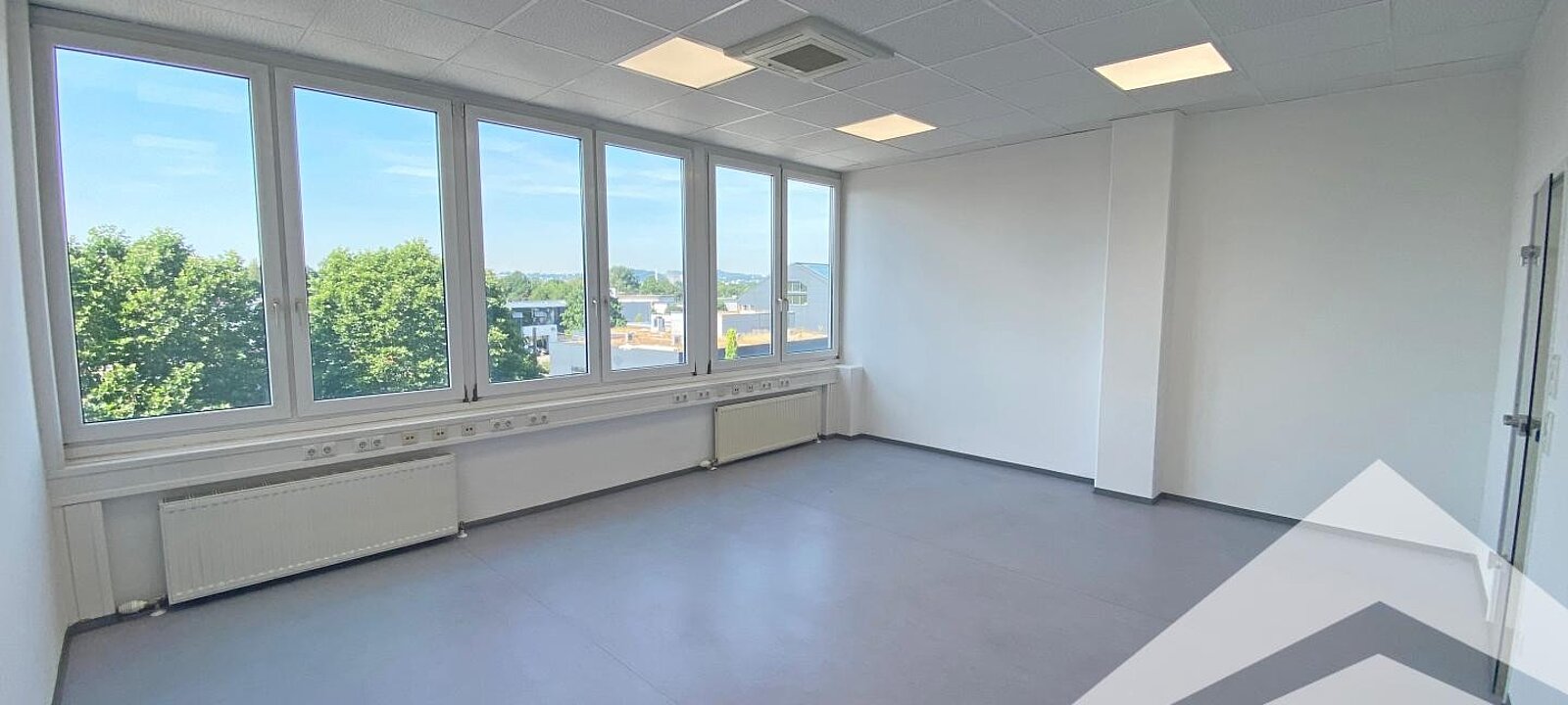 Büroraum groß Beispiel