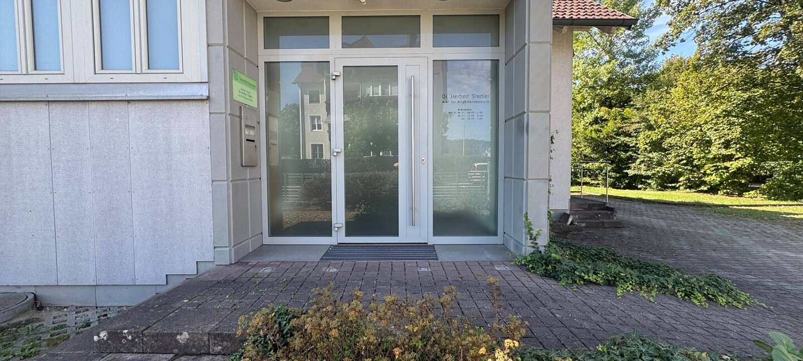 Barrierefreier Eingang Ordination / Büro Barrierefreier Eingang Ordination / Büro
