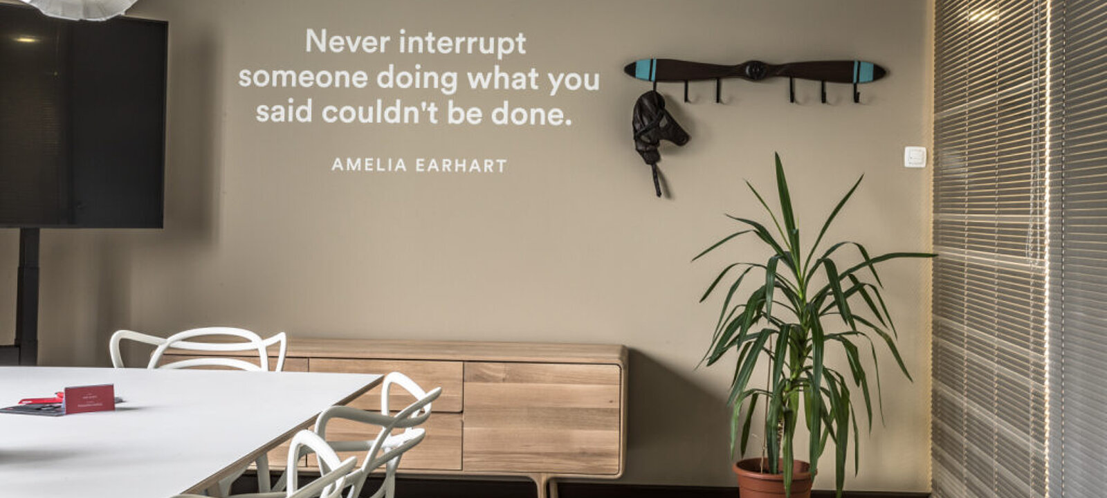 Amelia Earhart Besprechungszimmer