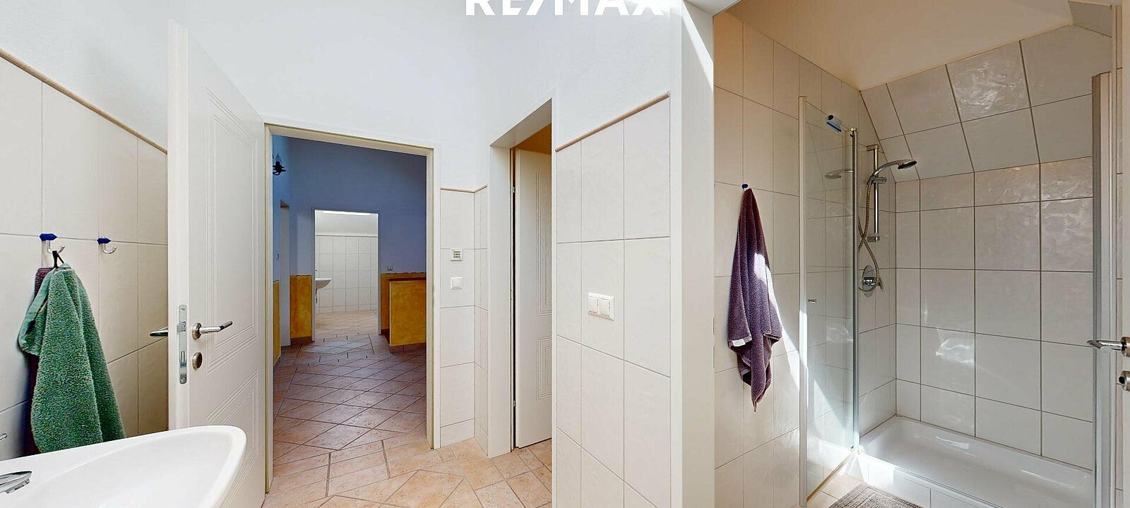 Ansicht 2 Sanitäranlagen im Dachgeschoss