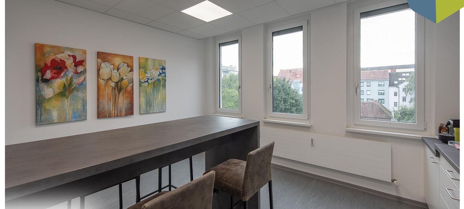 Küche mit Sitzgelegenheiten 3.OG