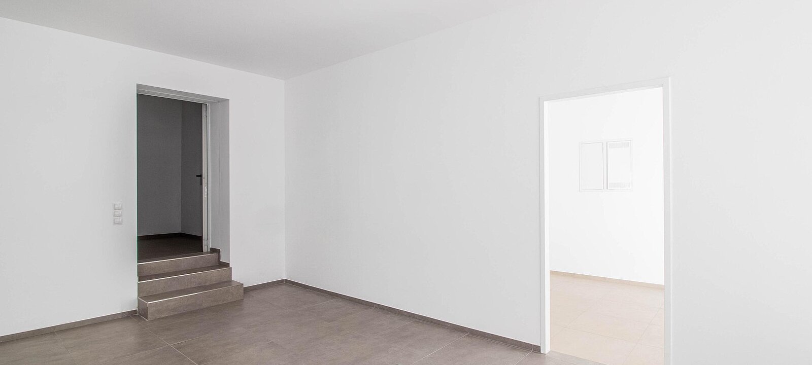 Lagerraum direkt ans Geschäft angeschlossen Lagerraum direkt ans Geschäft angeschlossen