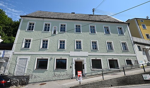 Ansicht - Geschichtsträchtiges Jahrhundertwendehaus mit Blick auf Burghausen Kauf Hochburg-Ach Oberösterreich