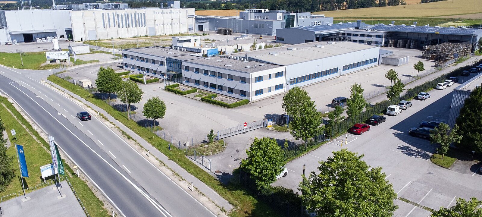 erstklassige Lage direkt an der B122