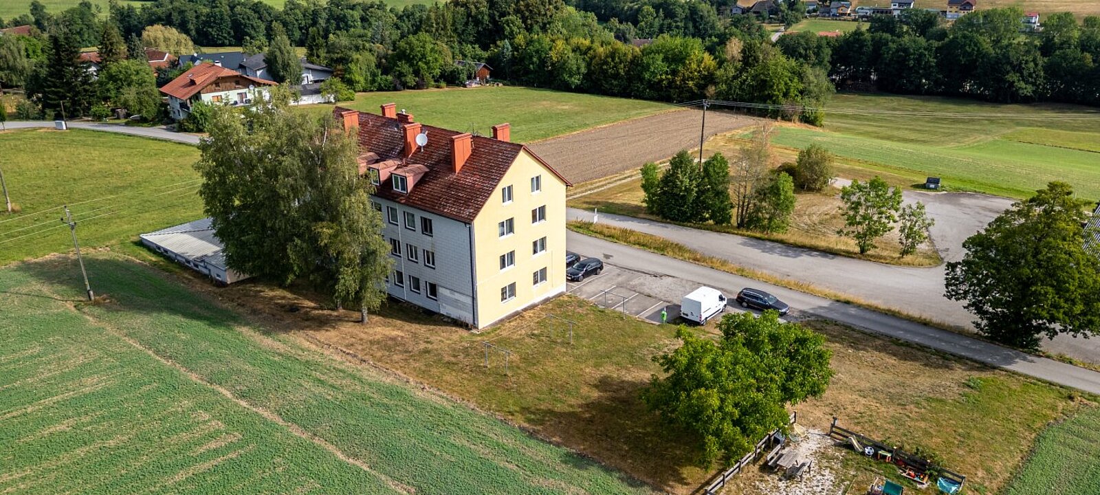 Zinshaus auf 2.765 m² Grundstück Zinshaus auf 2.765 m² Grundstück