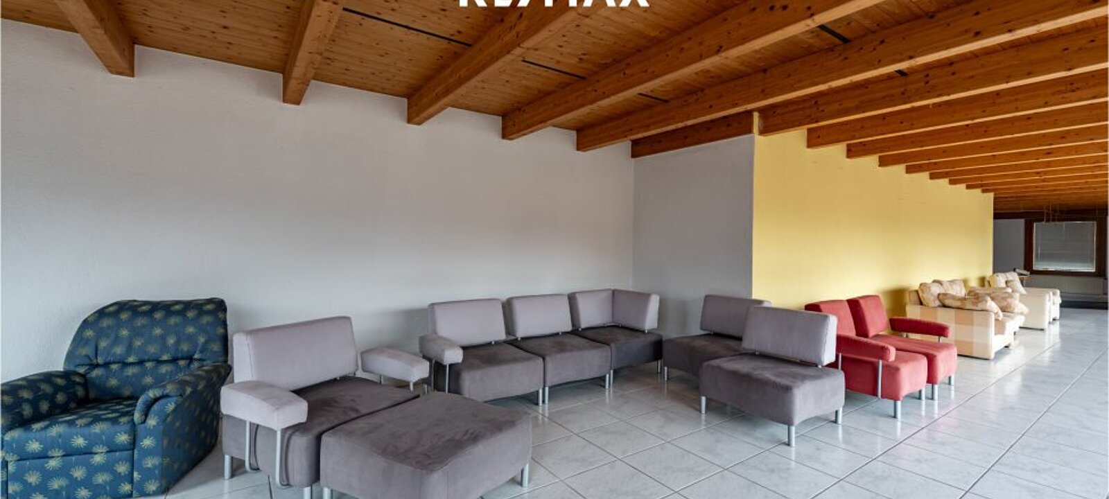 Schauraum im Untergeschoss Schauraum im Untergeschoss