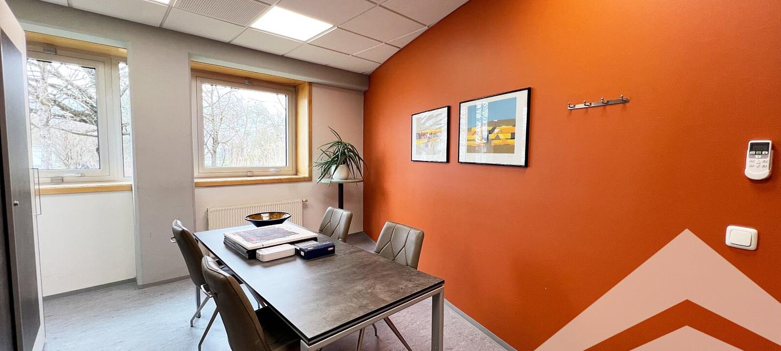 Besprechung klein ca. 16 m² Besprechung klein ca. 16 m²