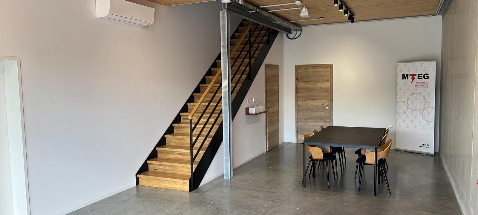 Musterbild_Ausbau_Halle (3) Musterbild_Ausbau_Halle (3)