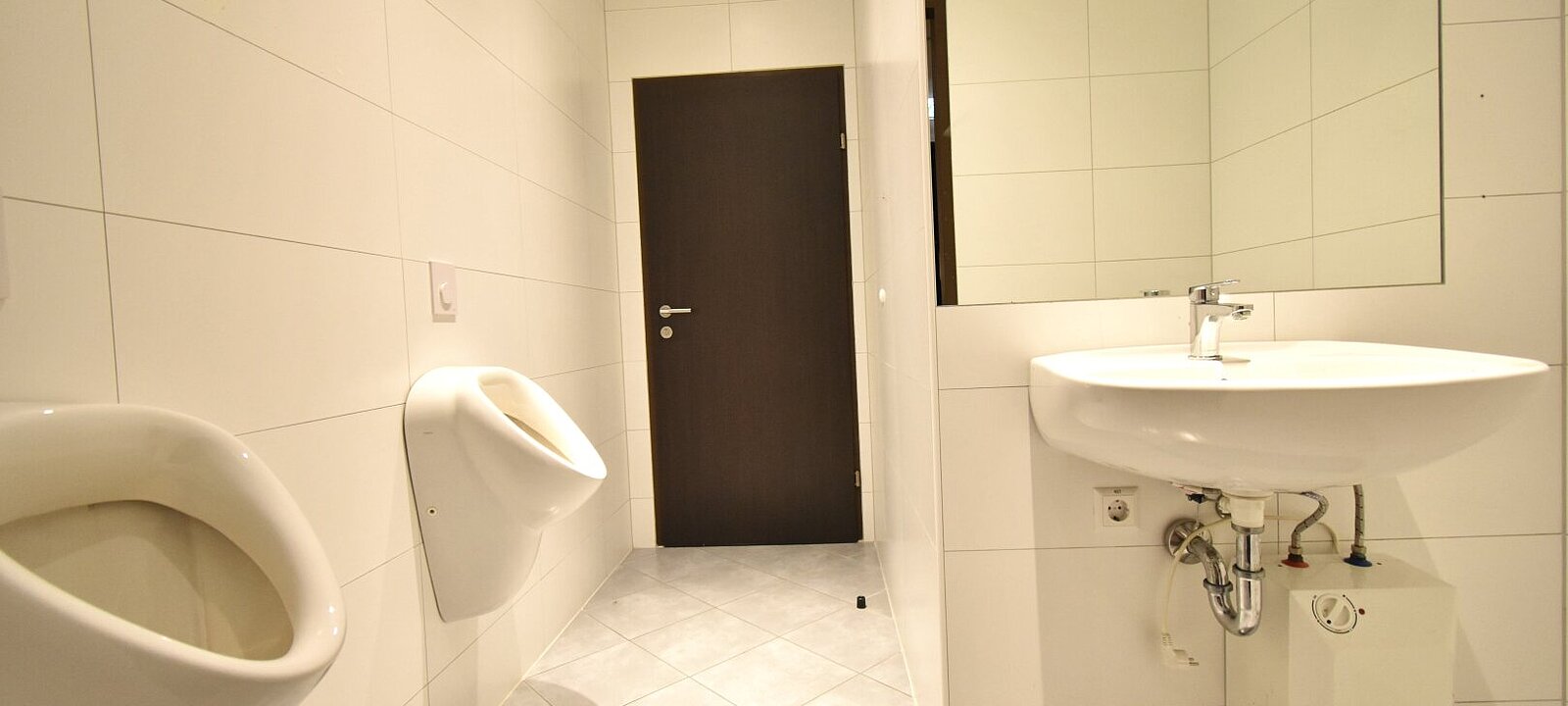 WC WC