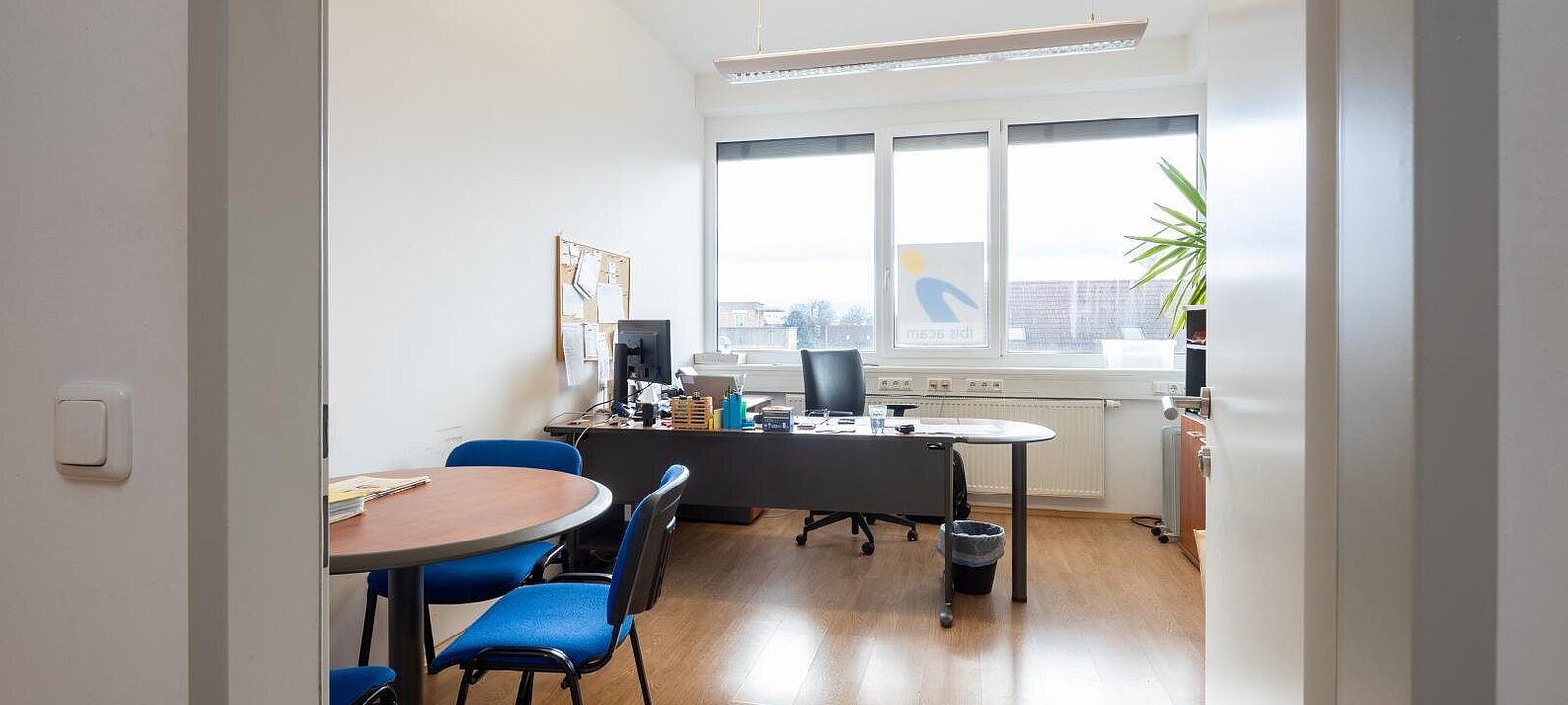 Einzelbüro oder Besprechungsecke Einzelbüro oder Besprechungsecke