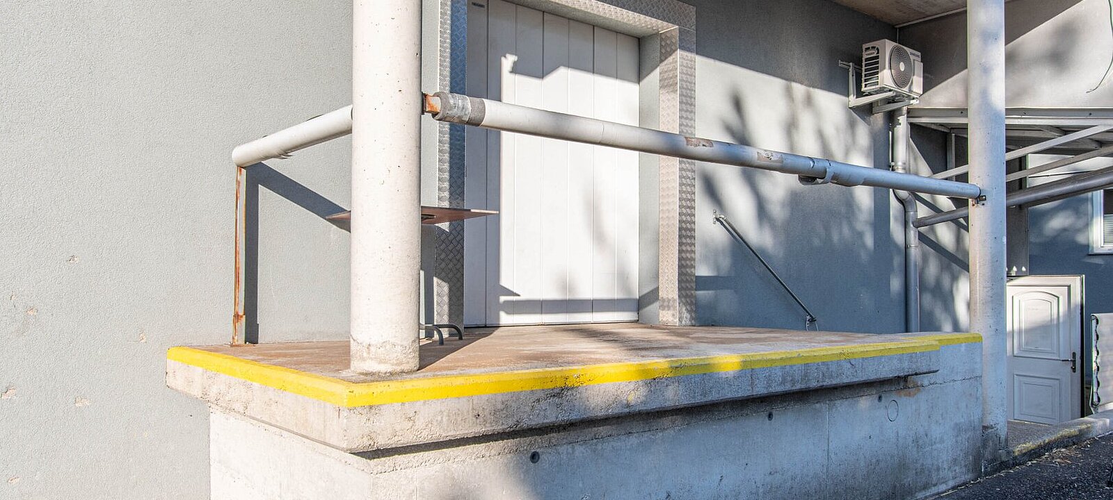 Laderampe/Rolltor III Laderampe/Rolltor III