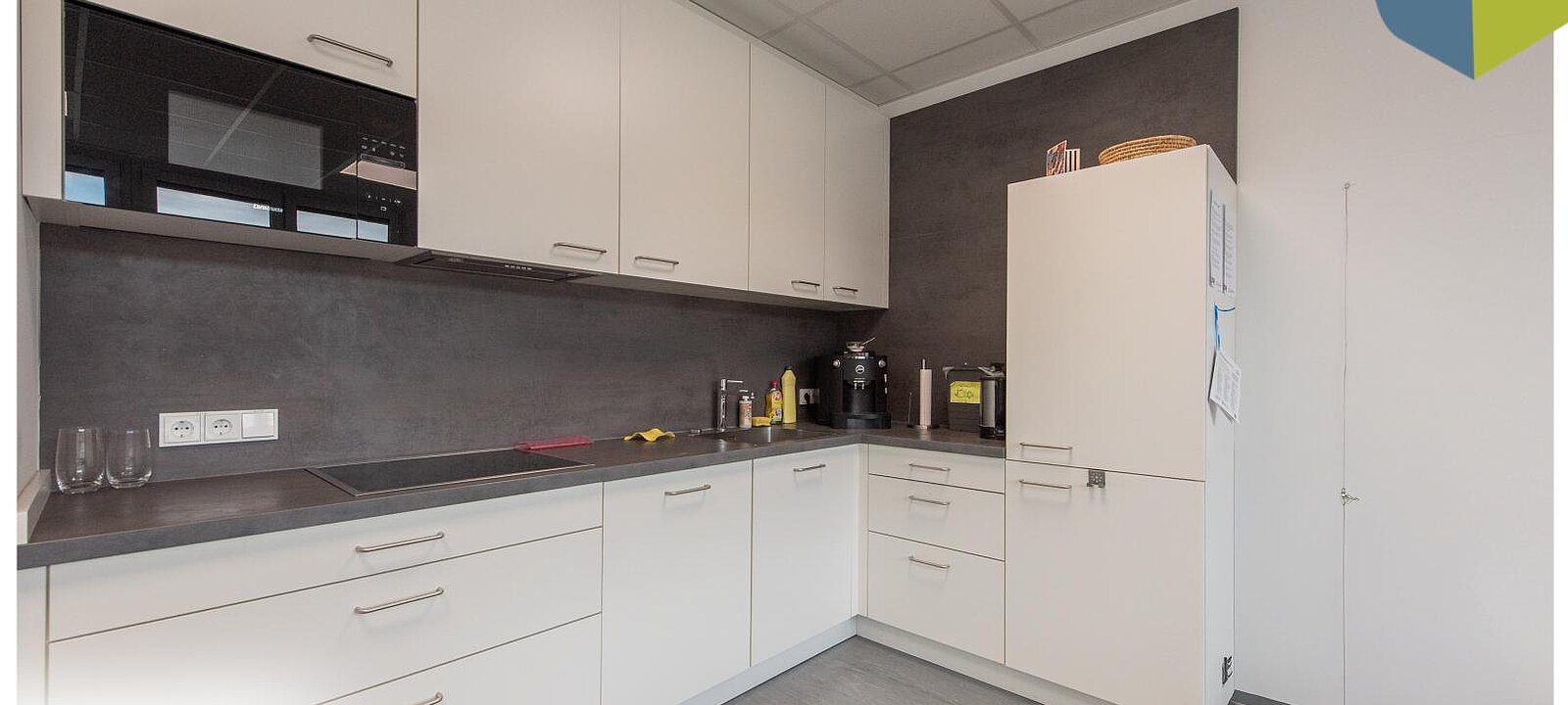 Küche mit Sitzmöglichkeiten