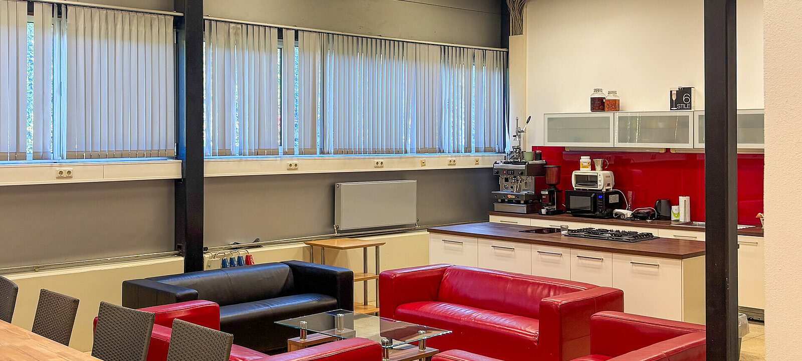 ECB1848C-FFA4-48FB-B36A-B4466737C95A ECB1848C-FFA4-48FB-B36A-B4466737C95A