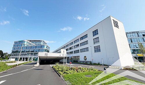 Ansicht Techbase BT 1 und TG Einfahrt