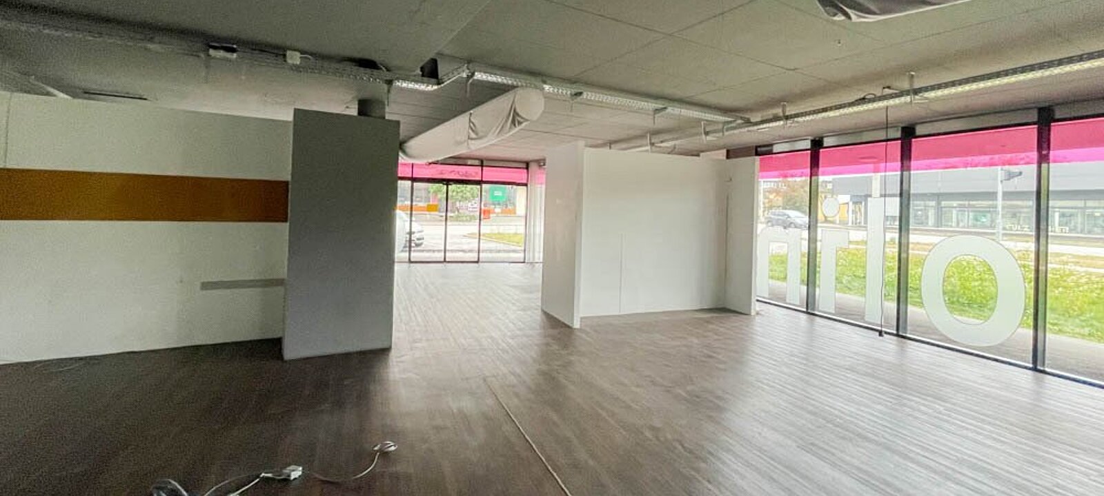 Geschäftsfläche III