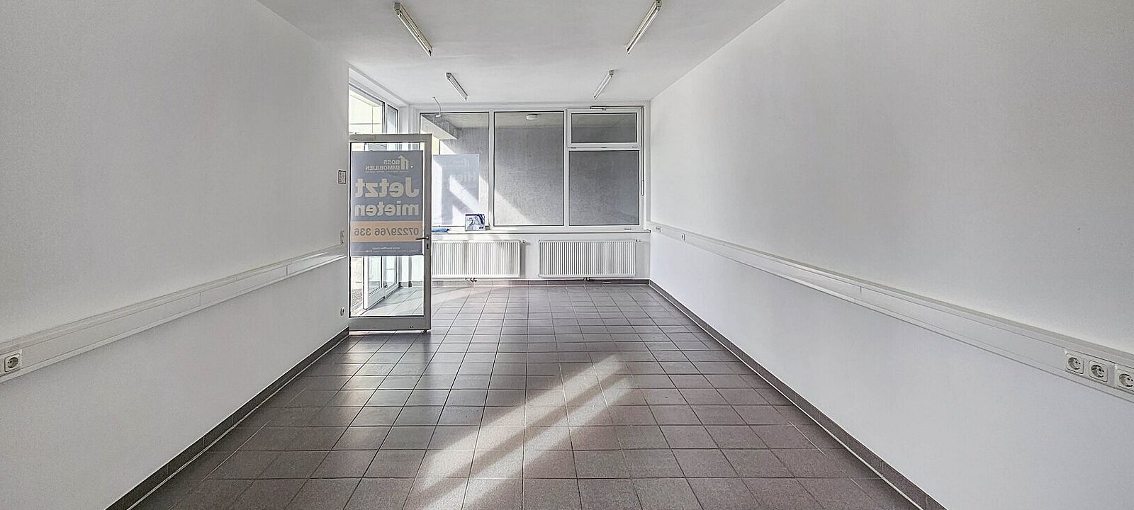 10 Geschäftsfläche