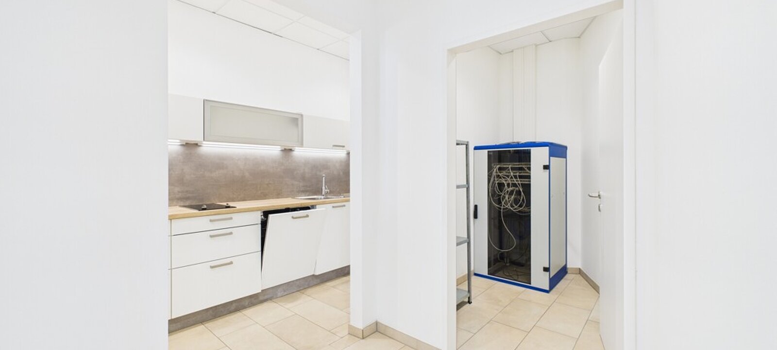 Küche + Serverraum