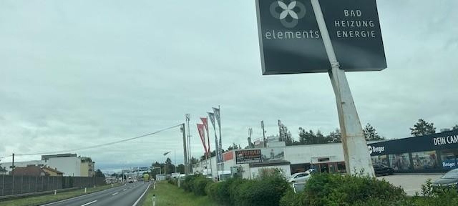 direkt neben der Salzburgerstrasse