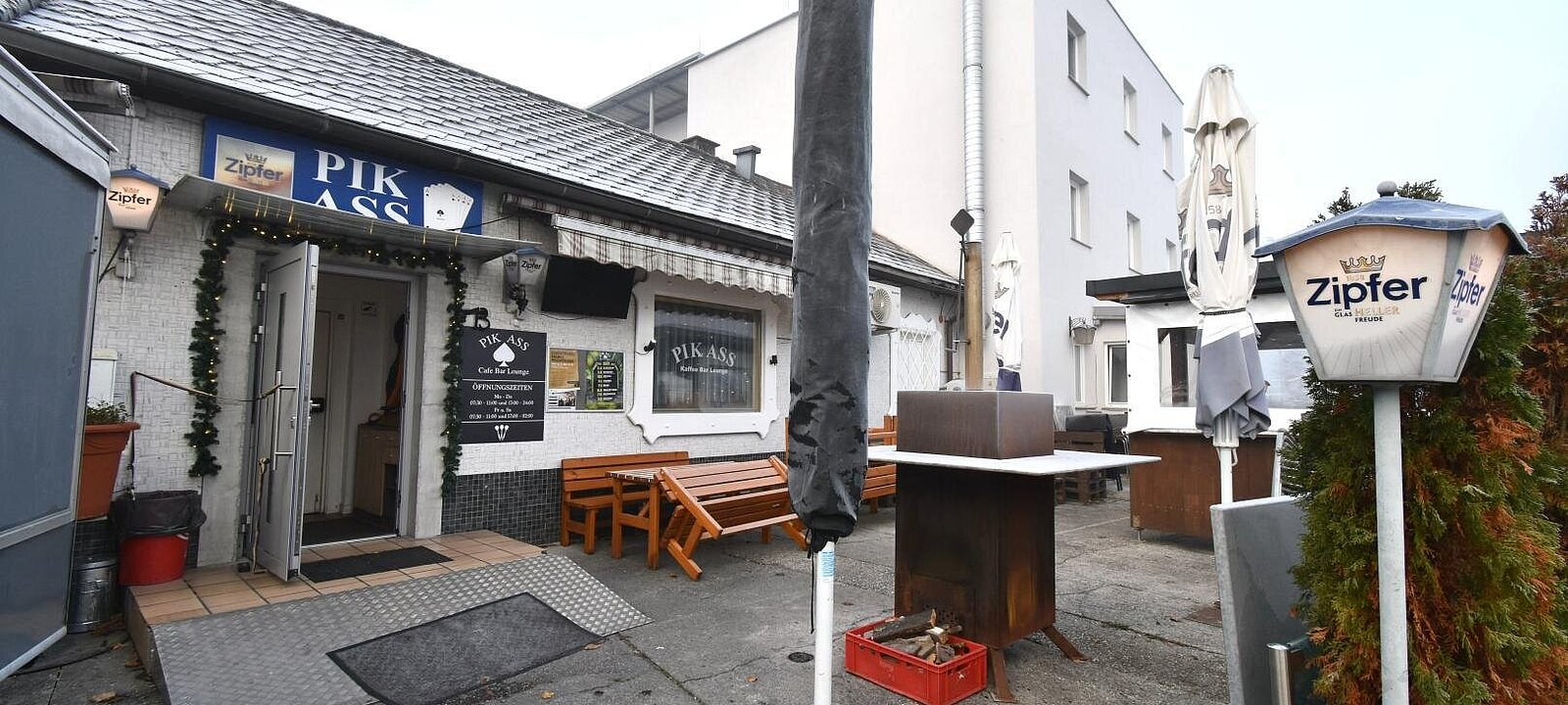 Außenansicht + Gastgarten Außenansicht + Gastgarten