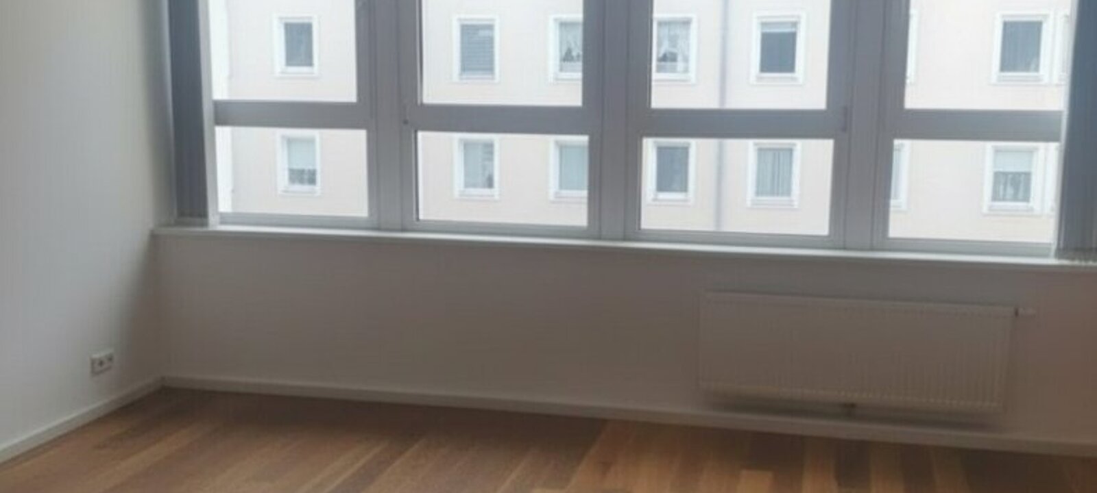 Empang leer KI_generiert